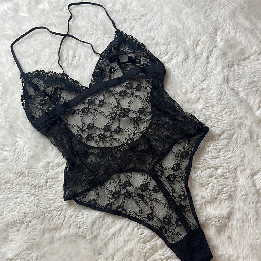 Victoria’s Secret Lace Teddy - SIZE: S